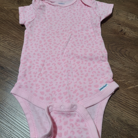Set of 3 Gerber onesies - Picture 2 of 4